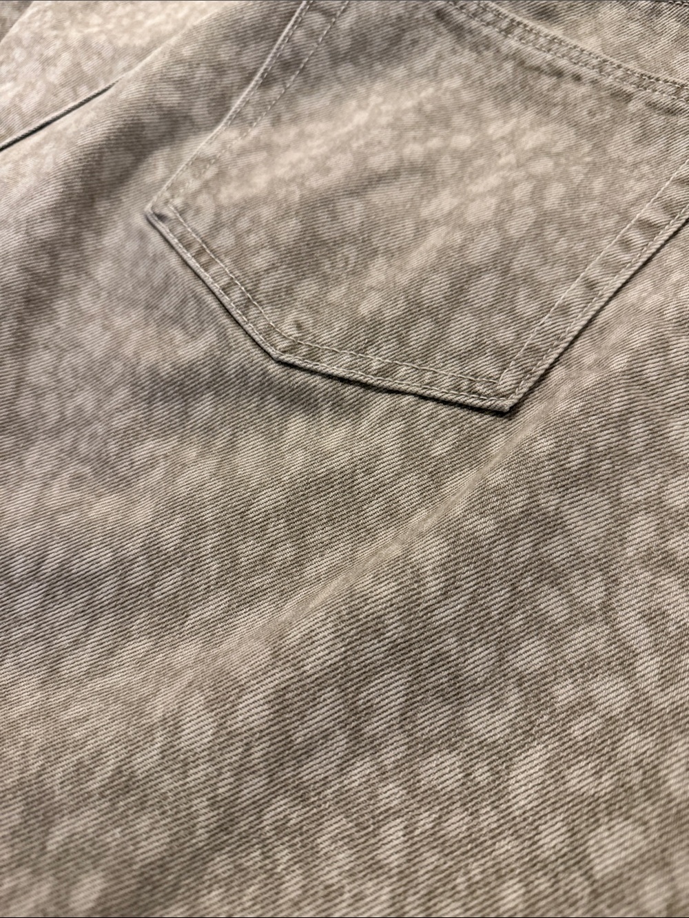 Universal Thread High-Rise Barrel/Wide Leg Jeans - Picture 3 of 3